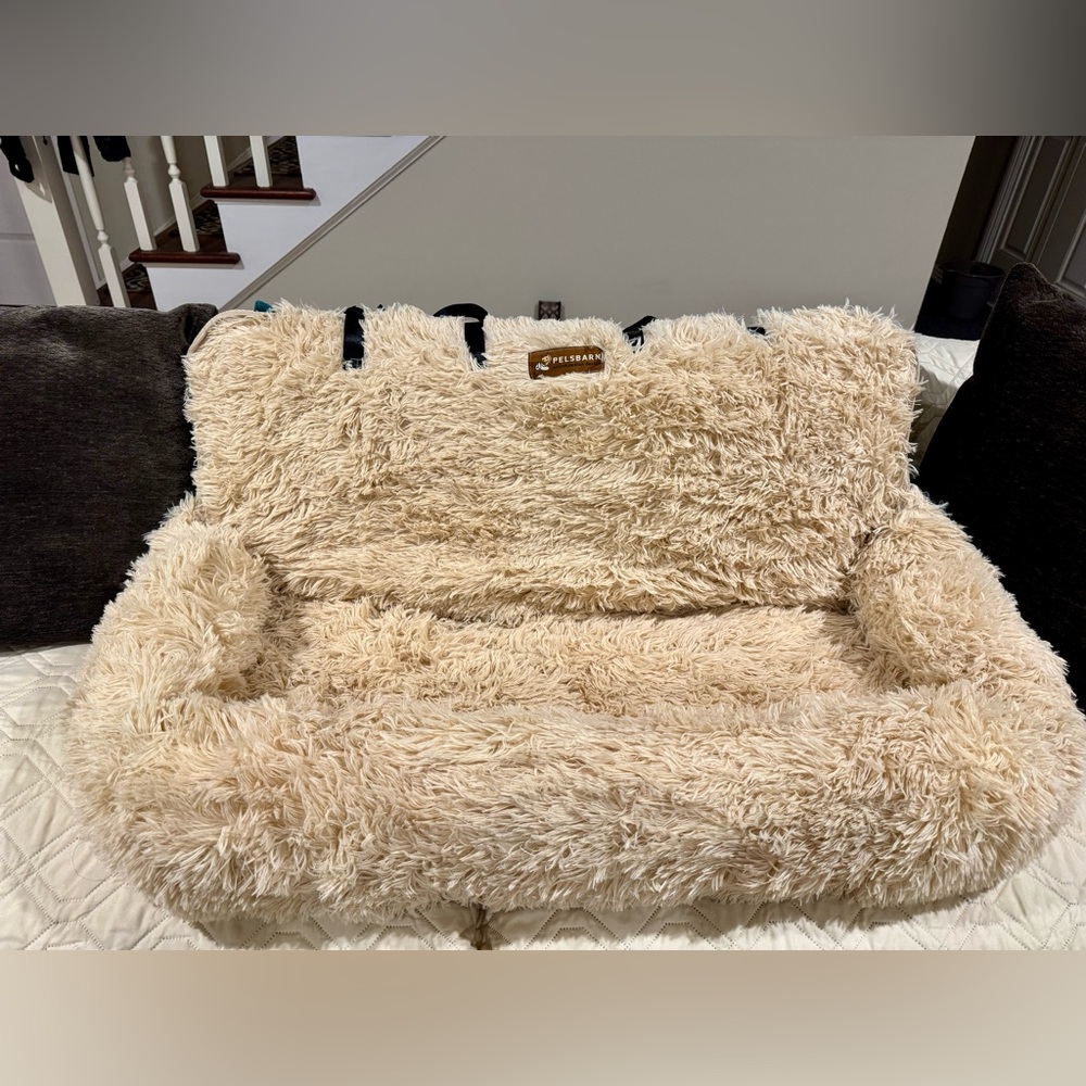 New Pelsbarn Protecting Dog Car Seat w Belt, Beige, XL